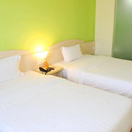 7 Days Inn Guangzhou Exterior photo